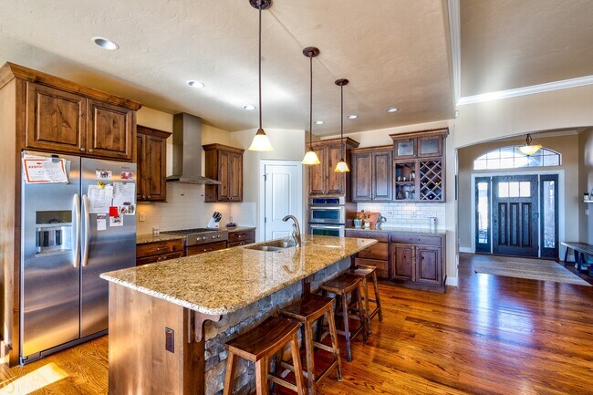 Building Photo - 1085 Diamond Rim Dr