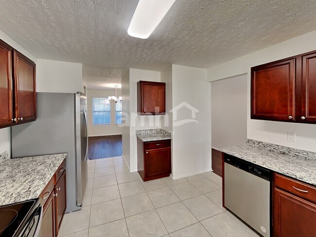 Building Photo - 3256 Woodpoint Dr