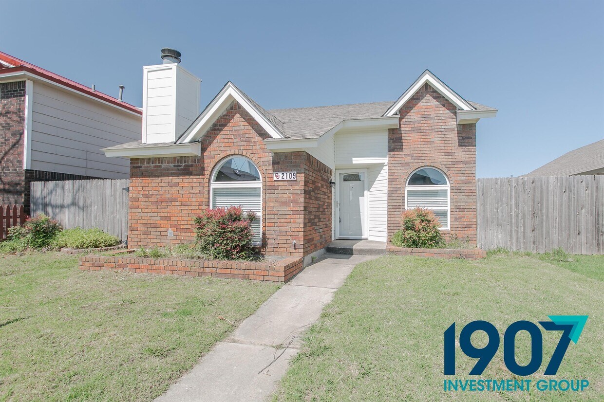 2109 Briarcliff Dr, Moore, OK 73170 House for Rent in Moore, OK