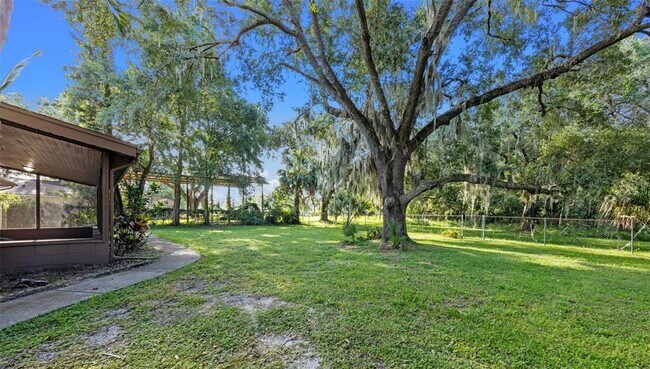 Foto del edificio - 525 Garden Heights Dr