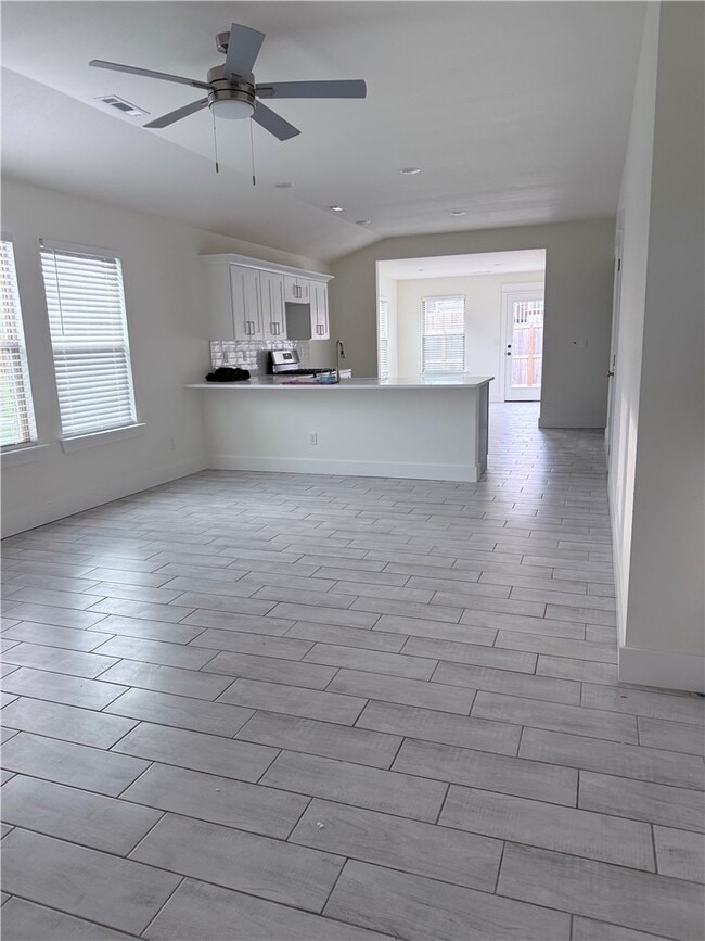 Building Photo - 270 Wagnon Trl