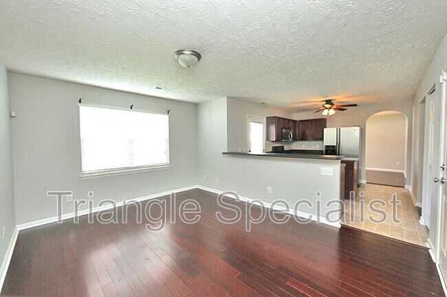 Foto del edificio - 1909 Raj Dr