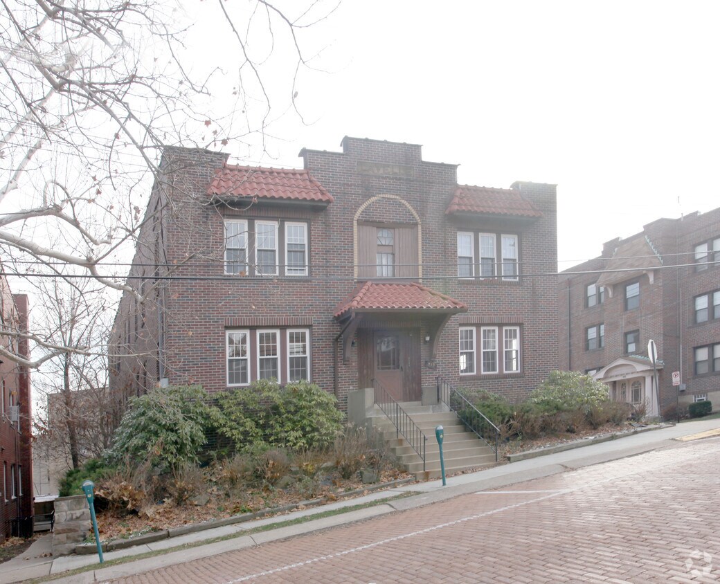 Building Photo - 715 Wisteria Ave