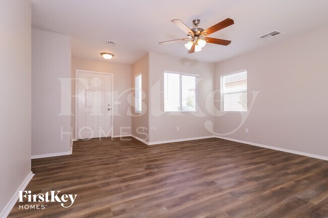 Foto del edificio - 1411 S 222nd Ln