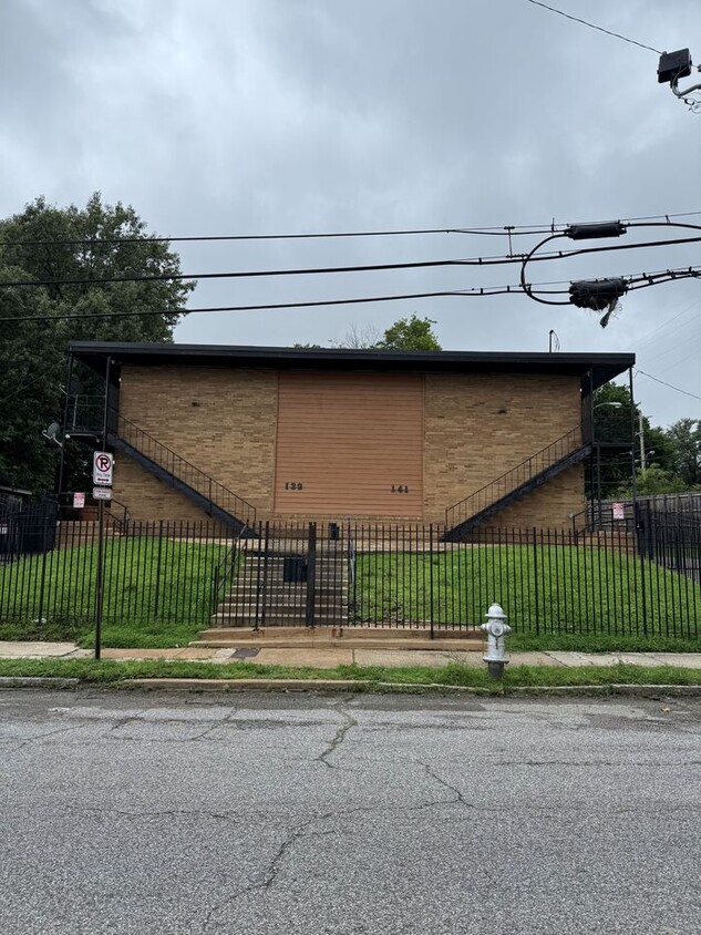 Building Photo - 139 N Claybrook St