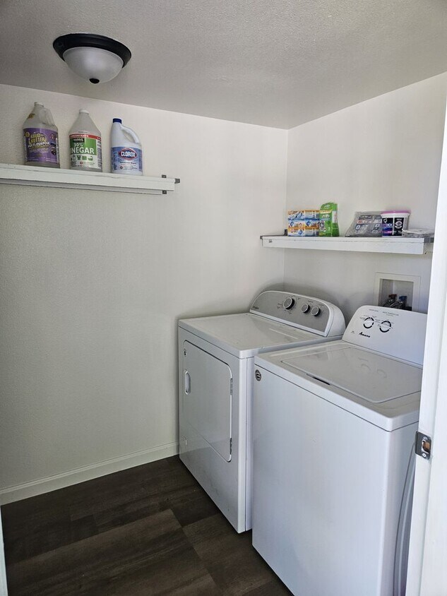 Foto principal - 274 E 8th St