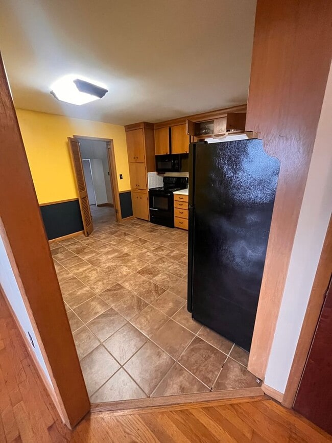 Building Photo - 2 Bed/ 2 Bath