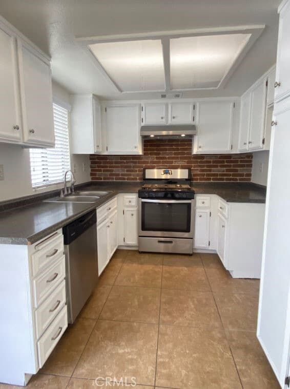 Building Photo - 23148 Dunhill Dr