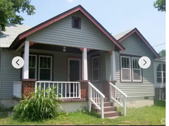 Building Photo - 401 Elm St