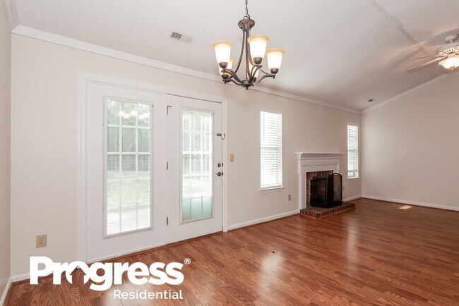 Building Photo - 3407 Mayhurst Dr