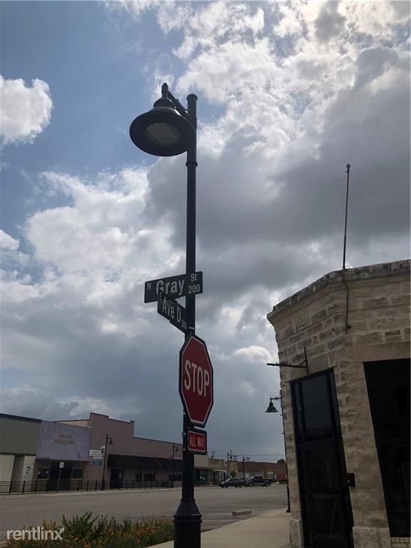 Building Photo - 1 br, 2 bath Condo - 305 E Avenue D