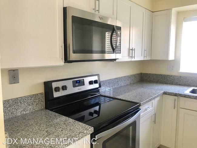 Building Photo - 12234 Rancho Bernardo Rd