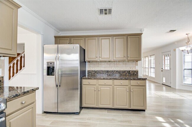 Building Photo - 6610 Inverness Way