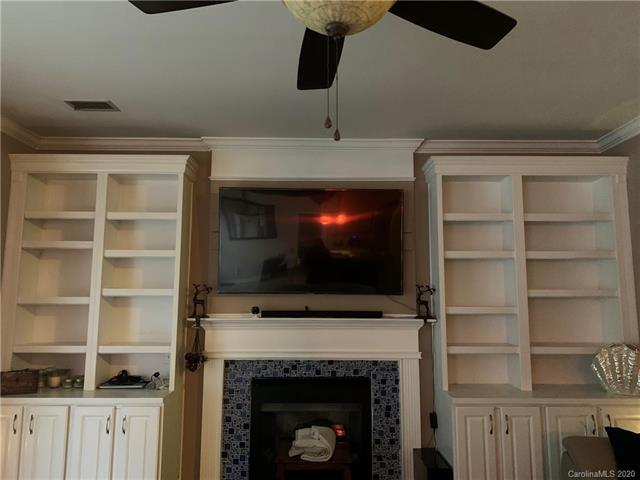 Foto del edificio - 268 Glencoe Ln