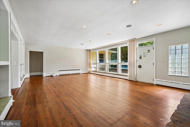 Foto del edificio - 8106 W Boulevard Dr
