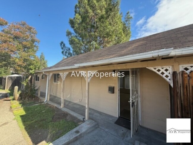 Foto del edificio - Detached home near Library