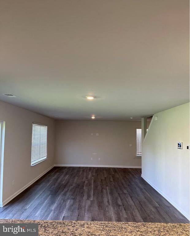 Foto del edificio - 219 Centergate Dr