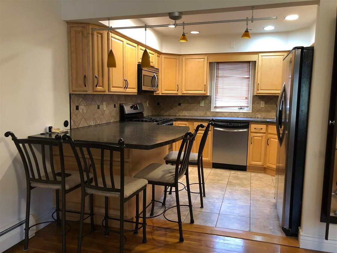Primary Photo - 520 Avenue A