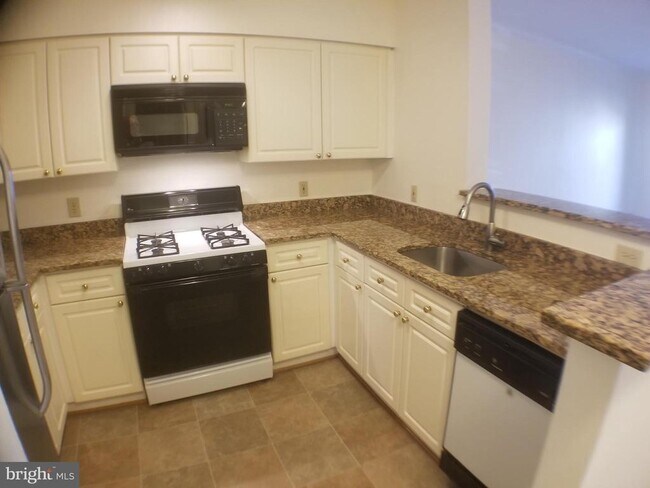 Foto del edificio - 2204 Westcourt Ln