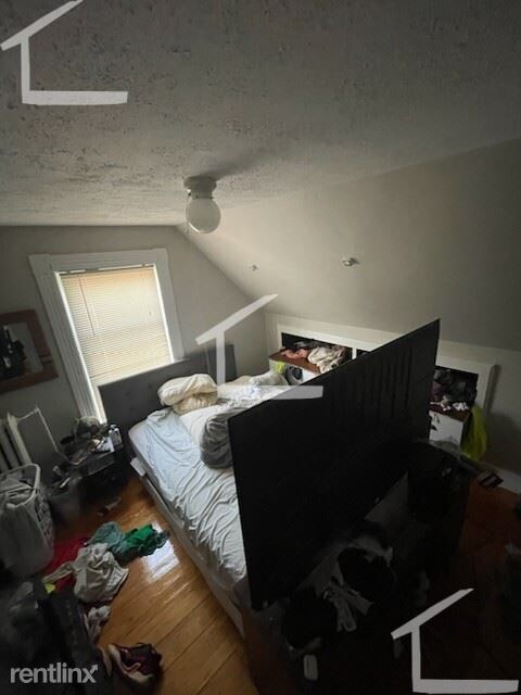 Foto del edificio - 6 br, 2.5 bath House - 5 Farrington Ave 7