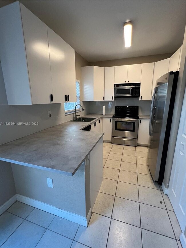 Building Photo - 4104 NE 24th Dr