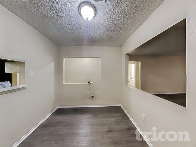 Building Photo - 20118 Misty Pines Dr