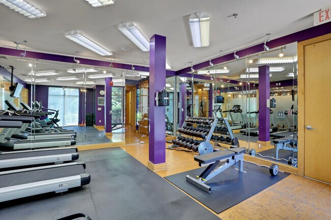 Foto del edificio - 390 17th St NW