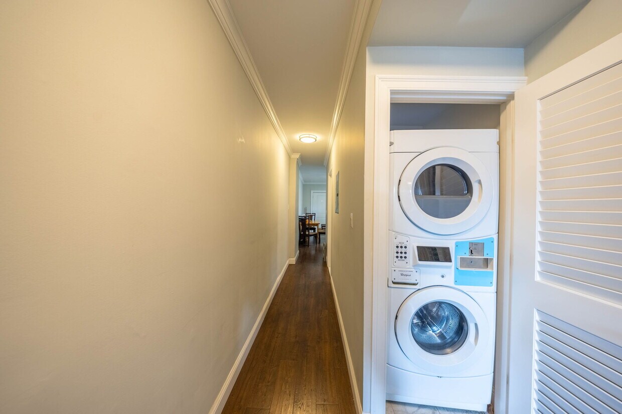 Foto principal - 664 Moody St