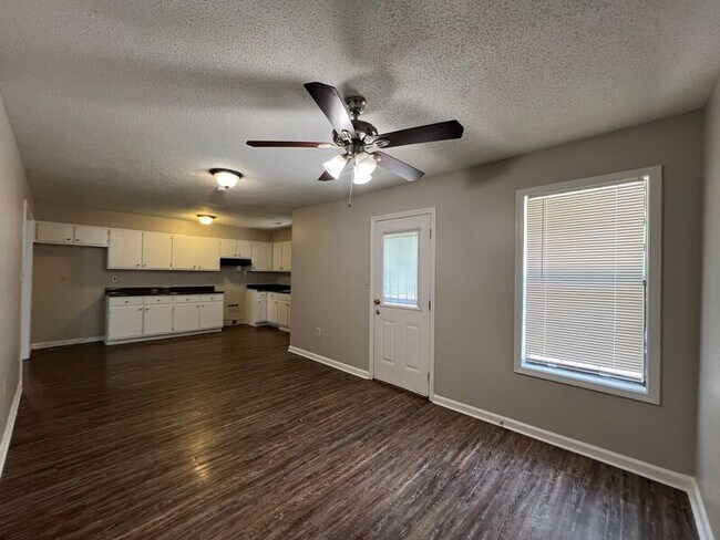 Foto del edificio - 3712 Firethorne Dr