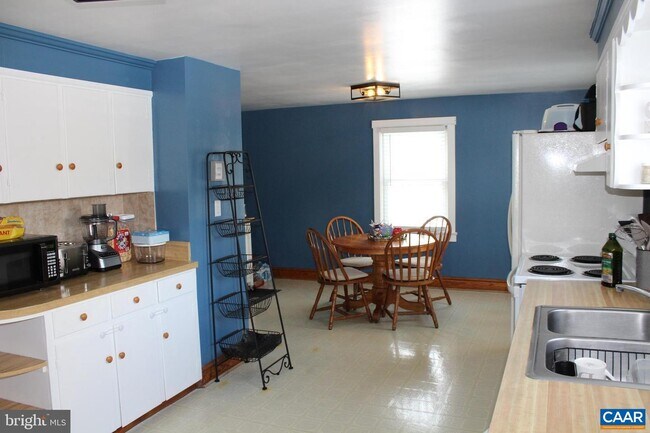 Building Photo - 495 Blue Run Rd