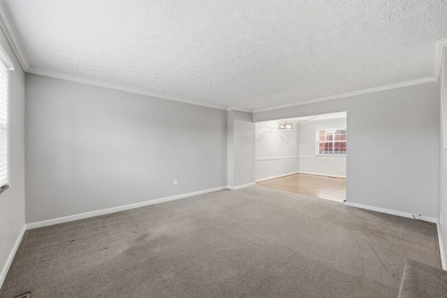 Foto del edificio - 1876 Northwest Blvd