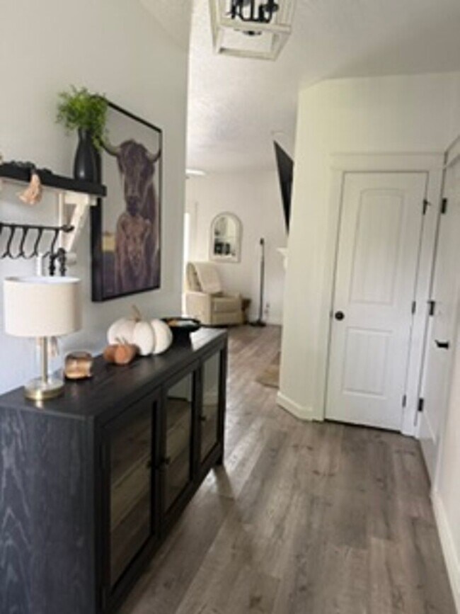 Foto del edificio - 1572 W Loretta St