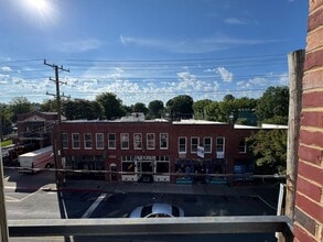 Building Photo - 3205 N Davidson St