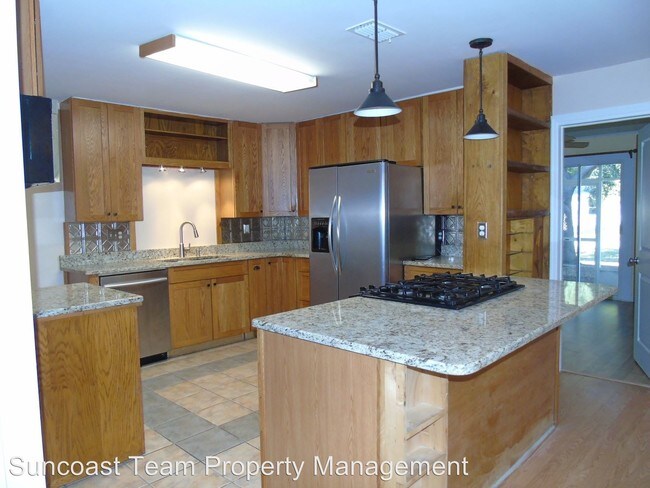 Building Photo - 3 br, 1 bath House - 880 Palm Avenue