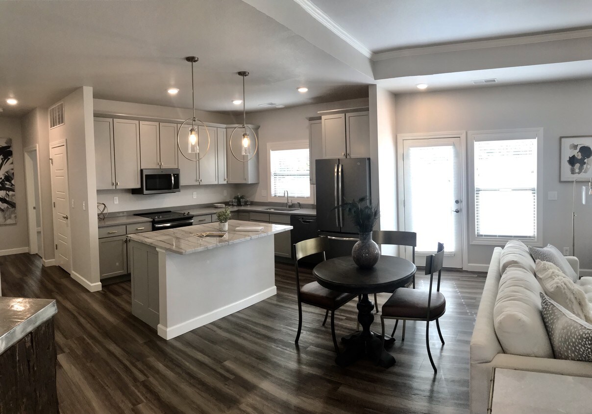 Foto principal - 7931 W 143rd Terrace