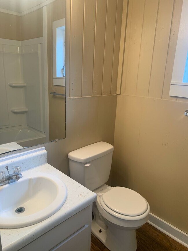 Building Photo - 5581 Fleming Dr