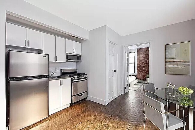 Foto del edificio - 13 Essex St