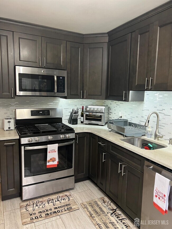 Foto del edificio - 42 Townsend Dr