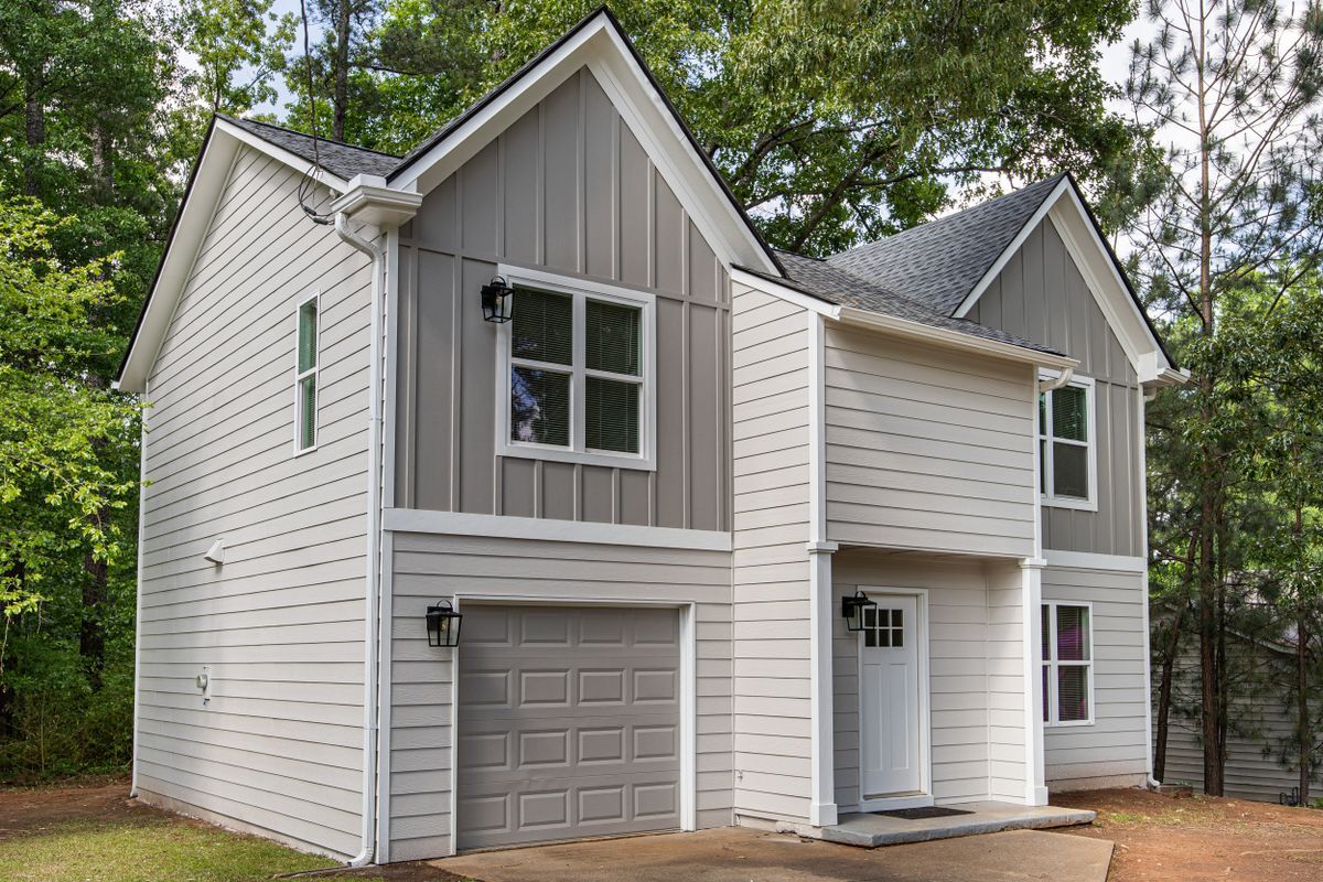 Building Photo - 6898 Babbling Brook Dr