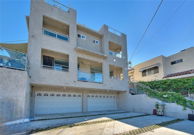 Building Photo - 1234 Lilac Terrace
