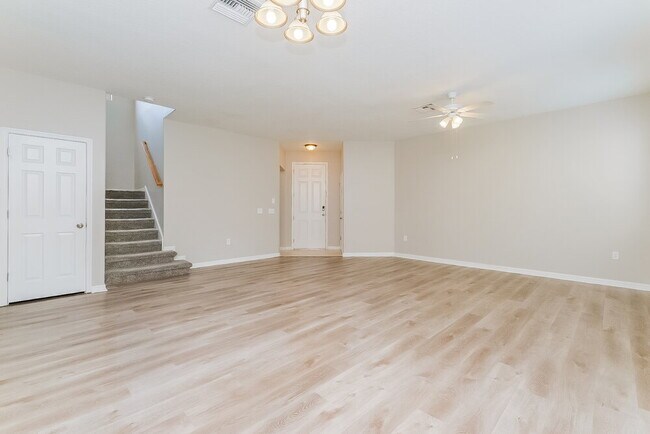 Foto del edificio - 9121 Lantern Oak Way