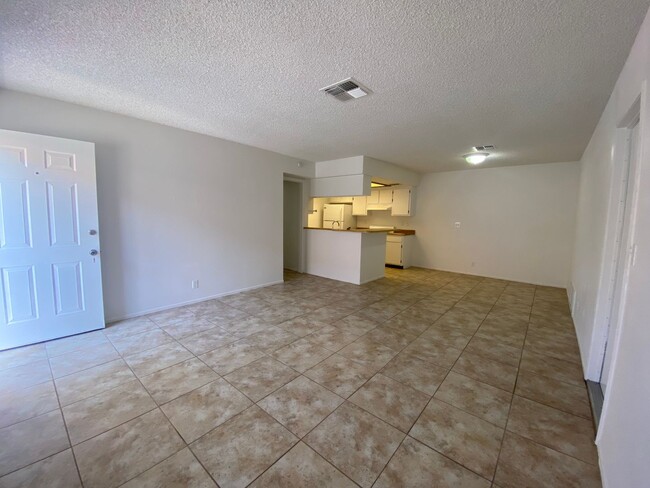 Building Photo - *DONT MISS OUT ON THIS GREAT MOVE IN SPECIAL! 1/2 OFF OF FIRST FULL MONTHS RENT!!