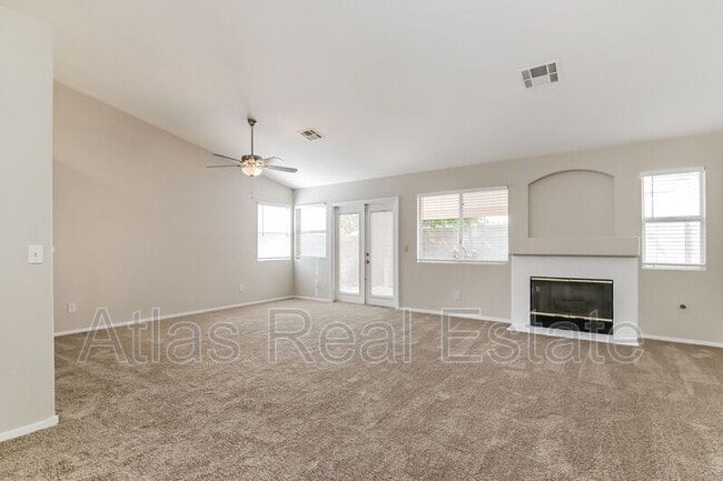 Building Photo - 916 Longshanks Rd