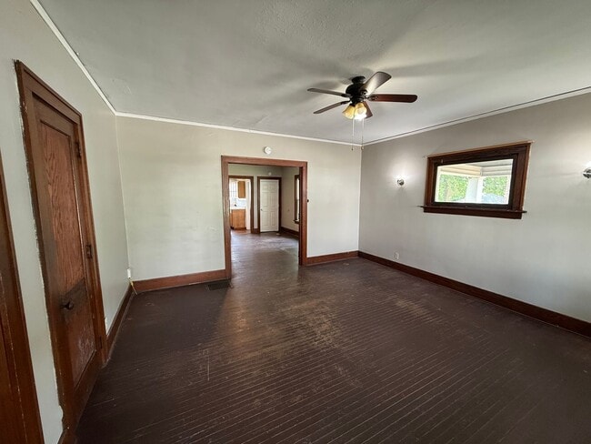 Building Photo - 4 Bedroom, 1 Bath house on Campus