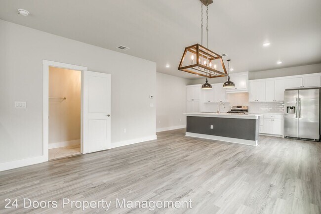 Building Photo - 5 br, 5.5 bath House - 2716 Forest Park Blvd