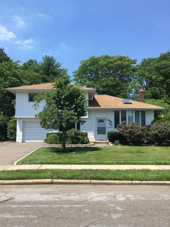 Foto del edificio - 393 White Birch Ln