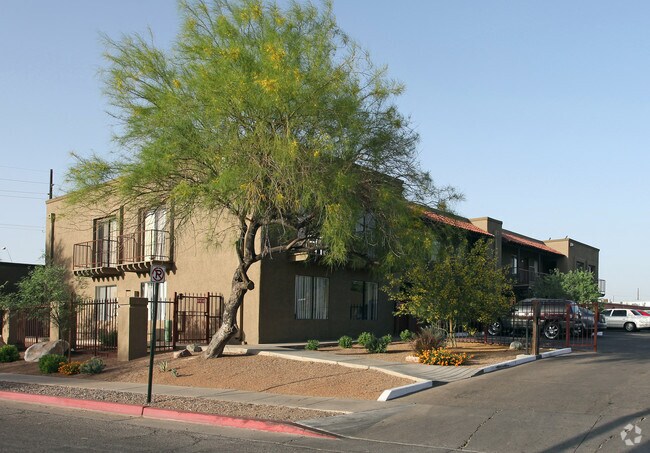 Building Photo - Westside Commons