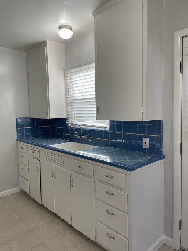 Foto del edificio - Wonderful East Sac. Duplex