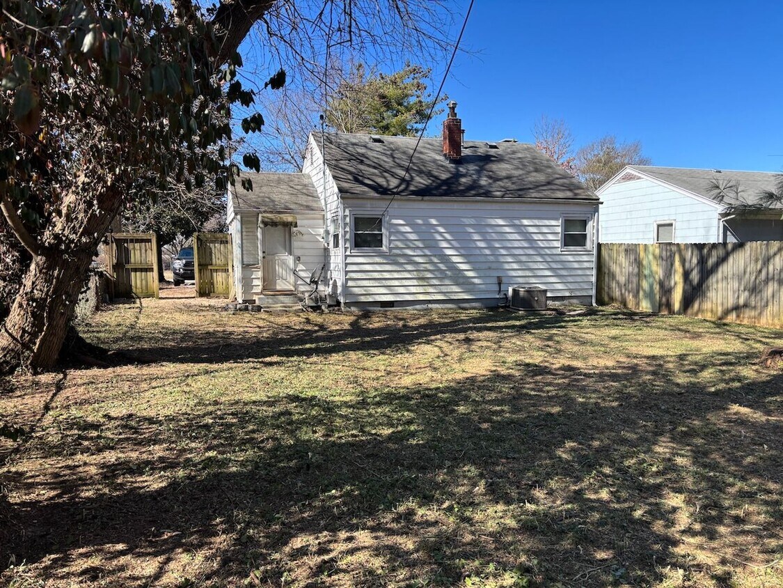 Foto del edificio - Bungalow Near MSU