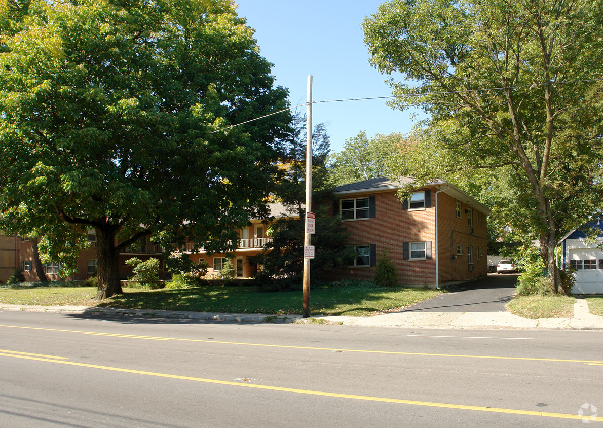 Building Photo - 3081 Indianola Ave